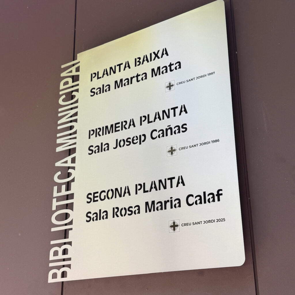Rètols metàl·lics a mida per a edificis públics
